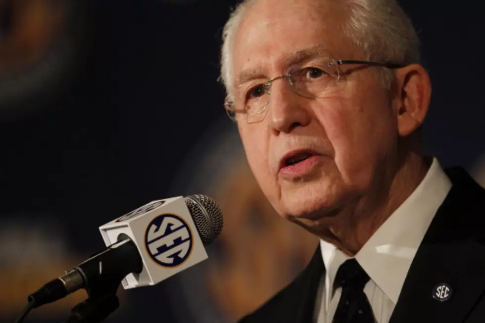 SEC Commissioner Mike Slive Announces Retirement Plans