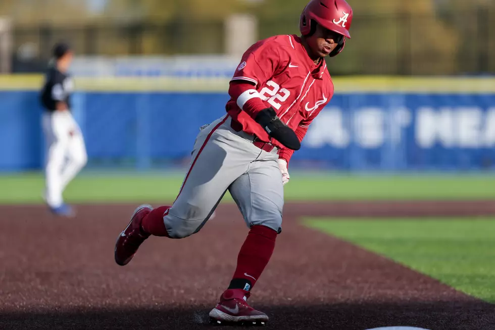 Alabama Baseball Cages Wildcats in Game One of Series