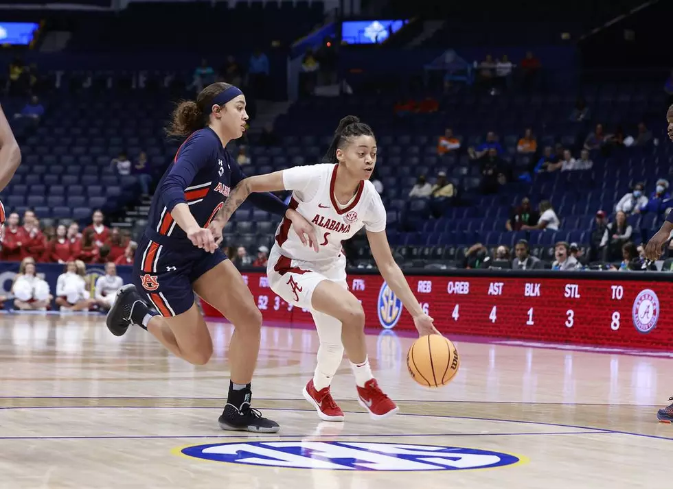 Bama Basketball Player Shoots For Homecoming Queen
